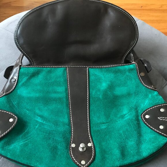 Ruehl No 925 Green Suede & Leather Bag w/ Brass Accents - Picture 4 of 10